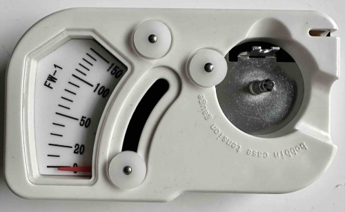 przyrząd do pomiaru naciągu nici.jpg