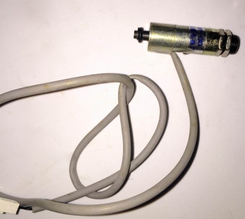 Elektromagnes Jump wąski